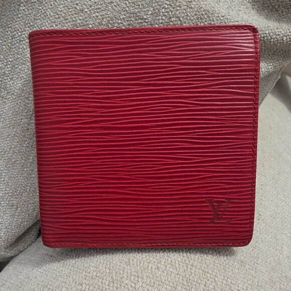 Louis Vuitton Epi Leather Men’s Bifold Wallet | Red - Picture 1 of 15